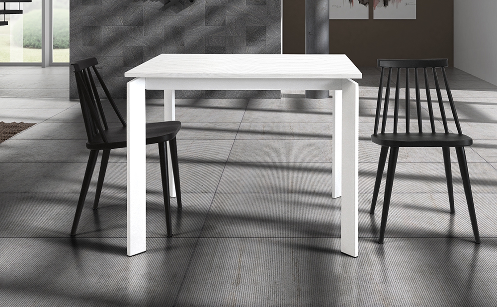 Tavolo dal design moderno in finitura bianca, 90x90