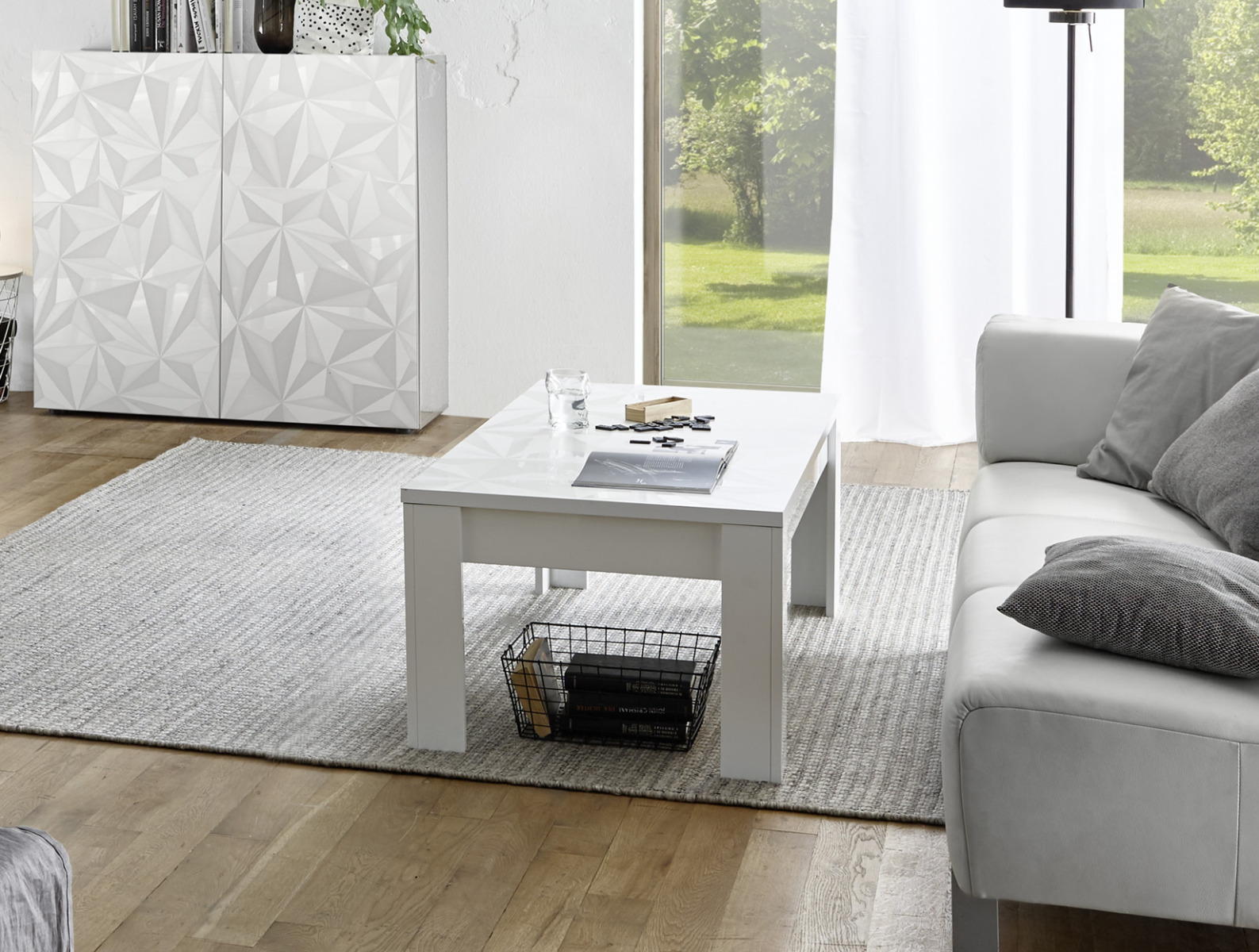 Tavolino da salotto, moderno in finitura bianca con serigrafia prismatica