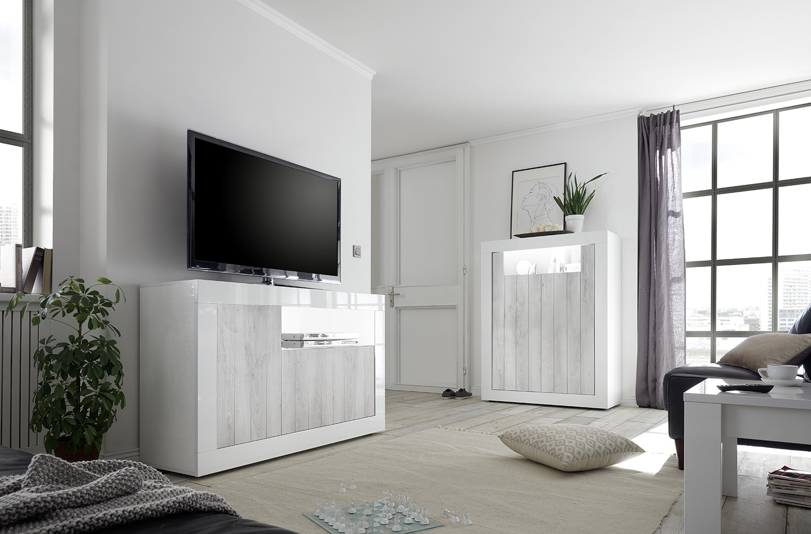 Soggiorno moderno composto da Madia porta tv e Madia Alta, finitura Bianco Lucido e Pino Bianco