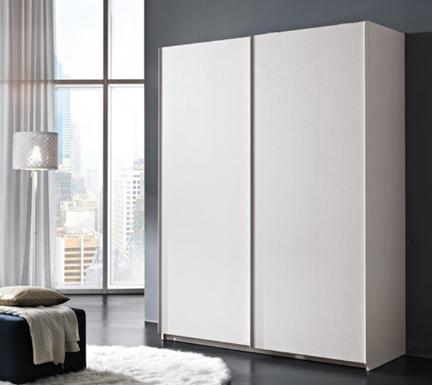 Armadio a due ante scorrevoli, finitura bianco frassinato