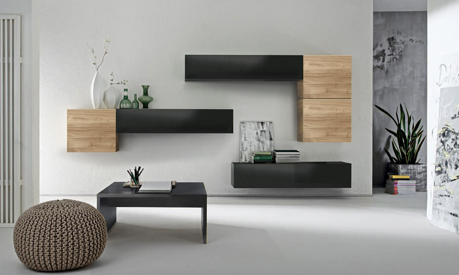 Parete attrezzata grigio lucido e noce stelvio