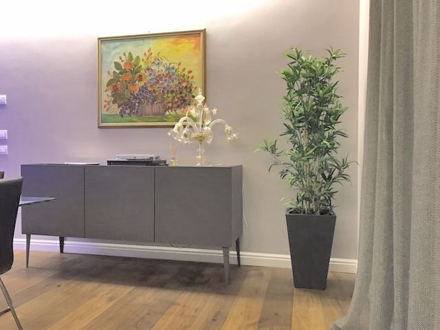 Madia Grigio opaco con piedini e 3 ante