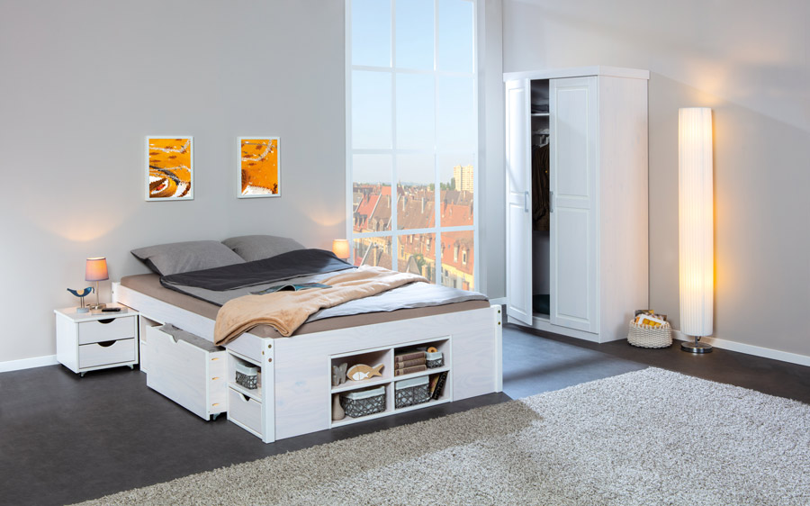 Pratico Letto in pino, 180 x 200, verniciato bianco, con vani contenitore e comodino incluso