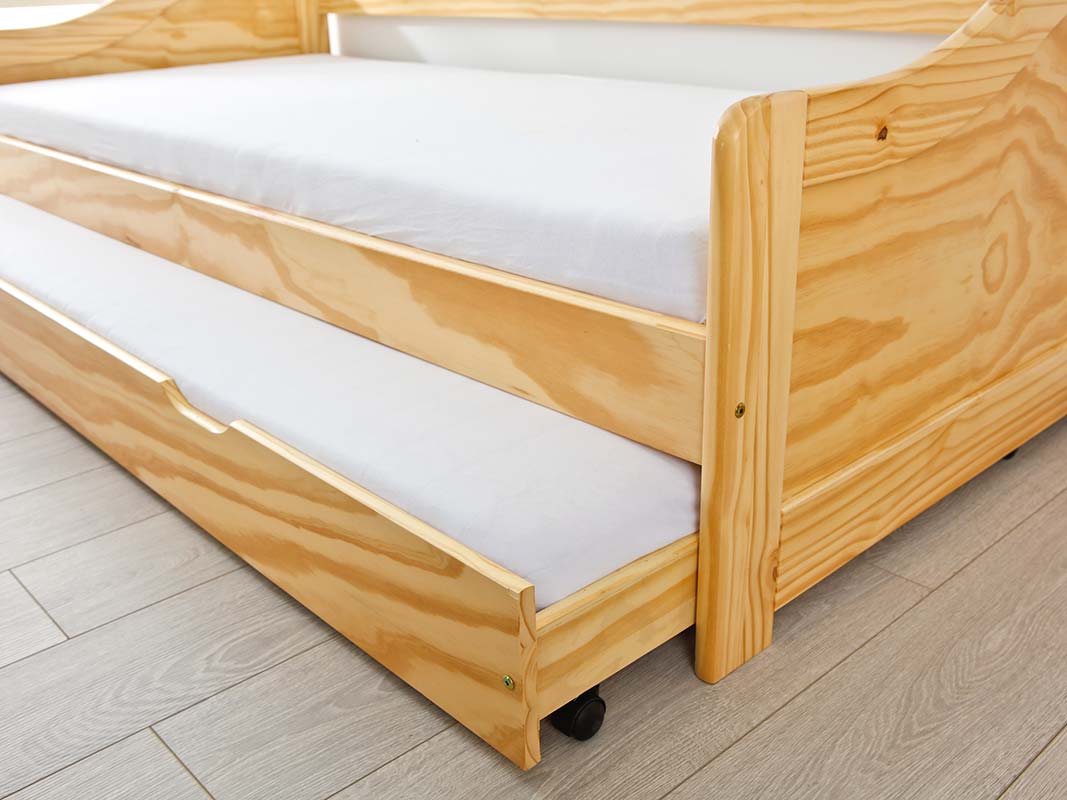 Divano letto con secondo letto ad estrazione in legno naturale