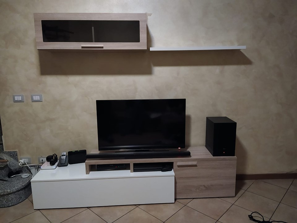ACQUISTA ANCHE TU Parete attrezzata moderna, porta tv, mensola e pensile, rovere e bianco lucido