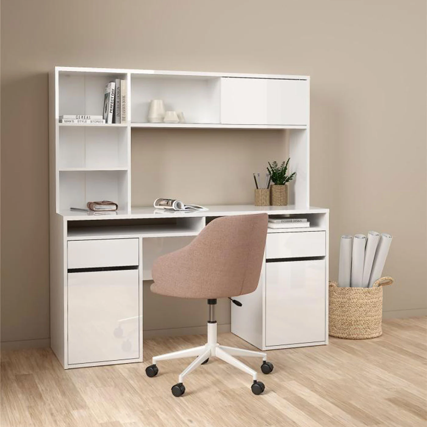 scrivania con alzata utile e comoda