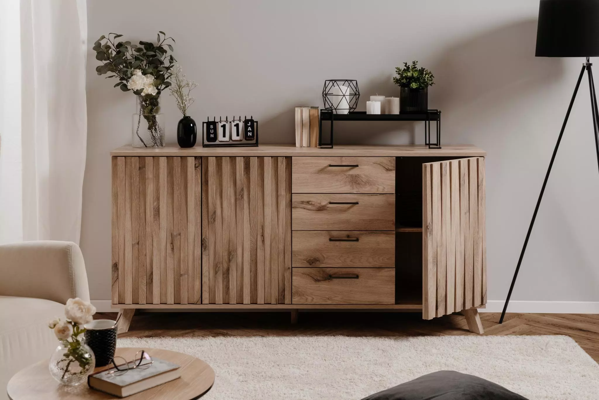 Nuova Madia 3 ante e 4 cassetti