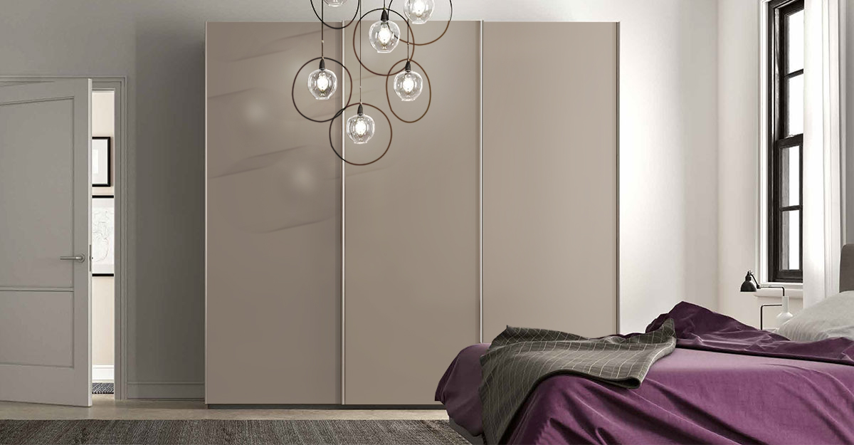 Armadio moderno a 3 ante scorrevoli in finitura Visone