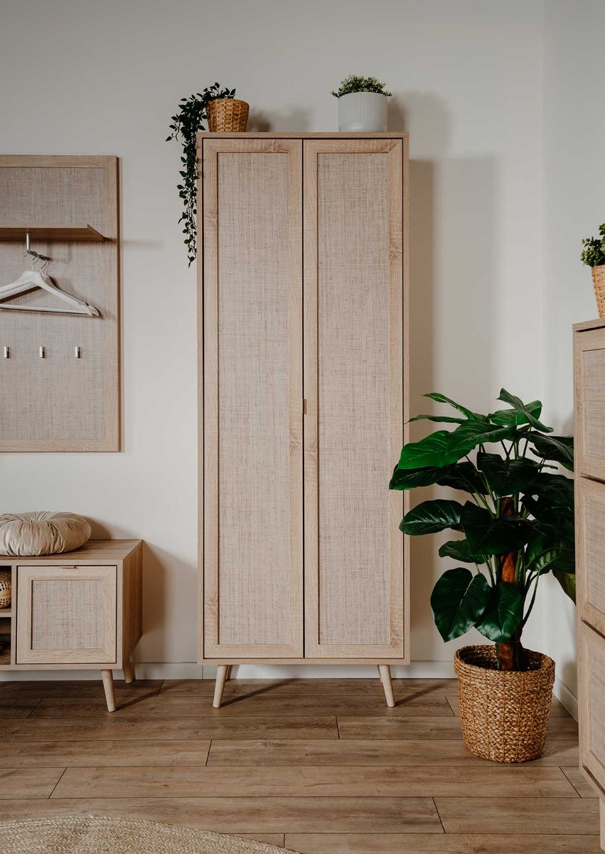 Armadietto Kara multiuso con 2 ante e 6 ripiani, in finitura Quercia ed effetto Rafia