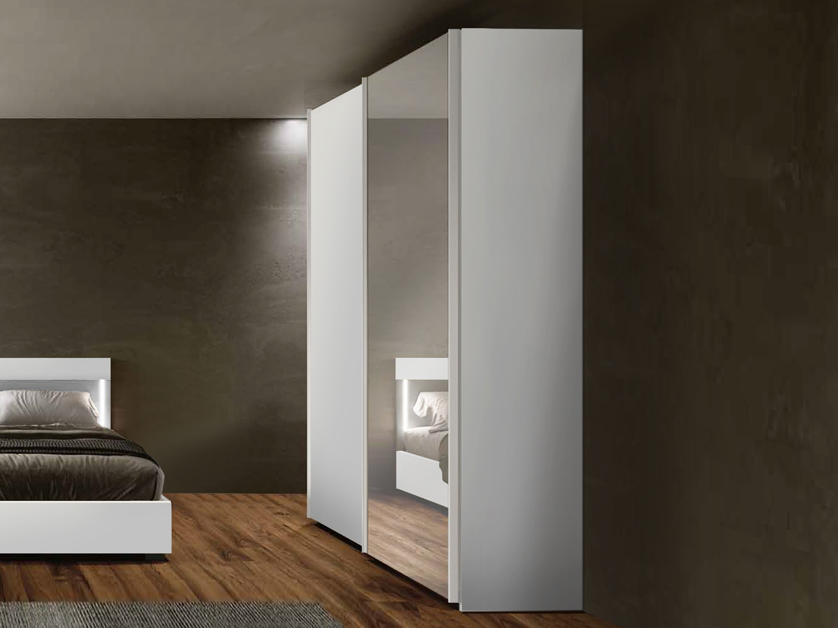 Armadio bianco nobilitato con specchio, due ante scorrevoli