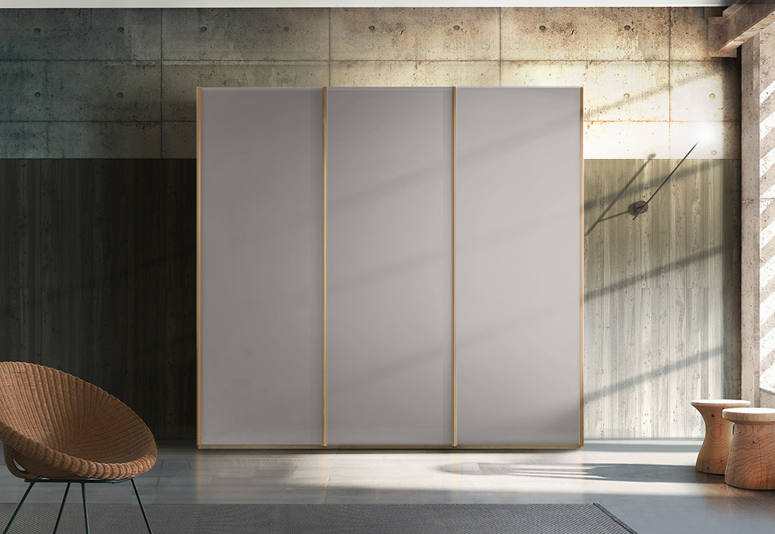Armadio moderno a 3 ante scorrevoli in finitura Grigio seta Zenzero Shop