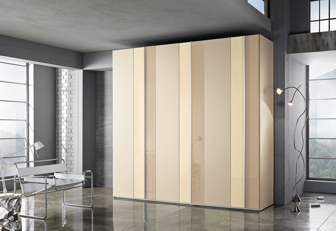 Armadio battente a 6 ante, finitura Terra opaco, vetro Sabbia e Corda
