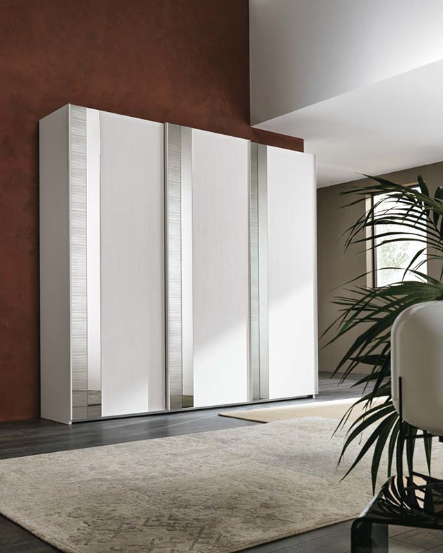 Camera da letto con armadio scorrevole 3 ante e set comò e comodini, finitura Cachemire e Noce bianco