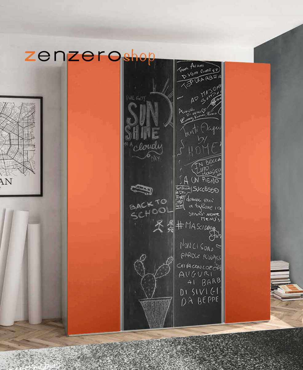 Armadio 4 ante con ante a lavagna e maniglie a gola, colore Corallo