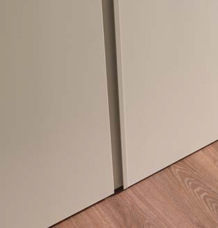 Camera con letto imbottito e armadio battente, finitura Cachemire e Noce bianco