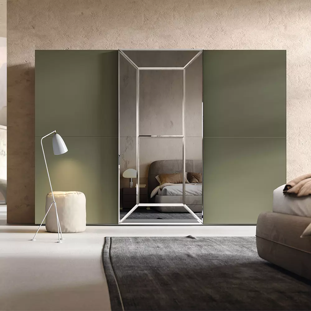 Armadio scorrevole laccato Muschio con specchio fumè, 3 ante Zenzero Shop
