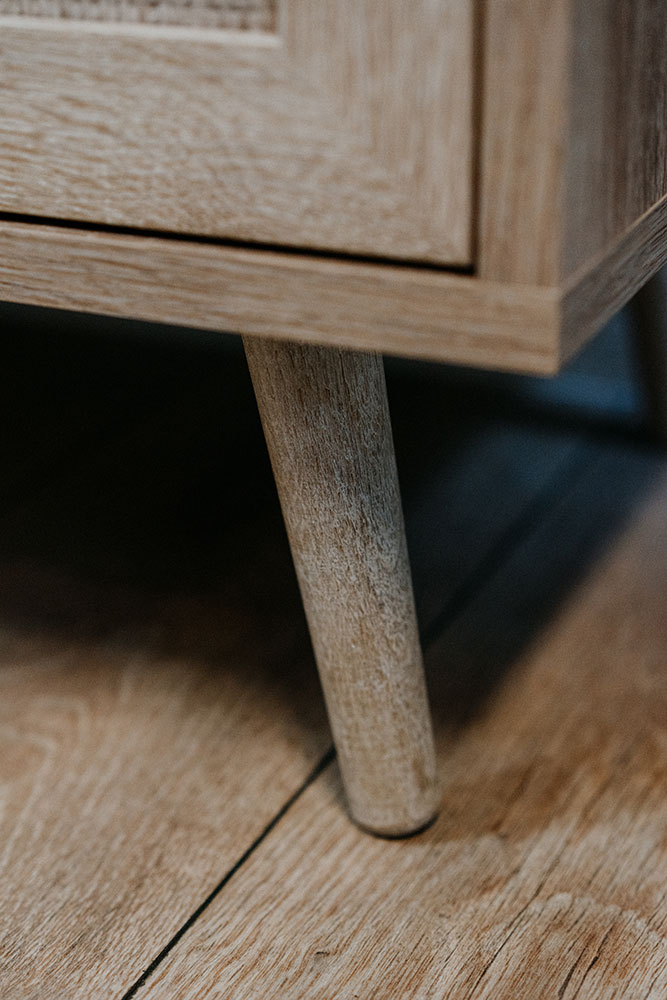 Madia Kara con 2 ante e un vano in finitura Quercia e Rafia