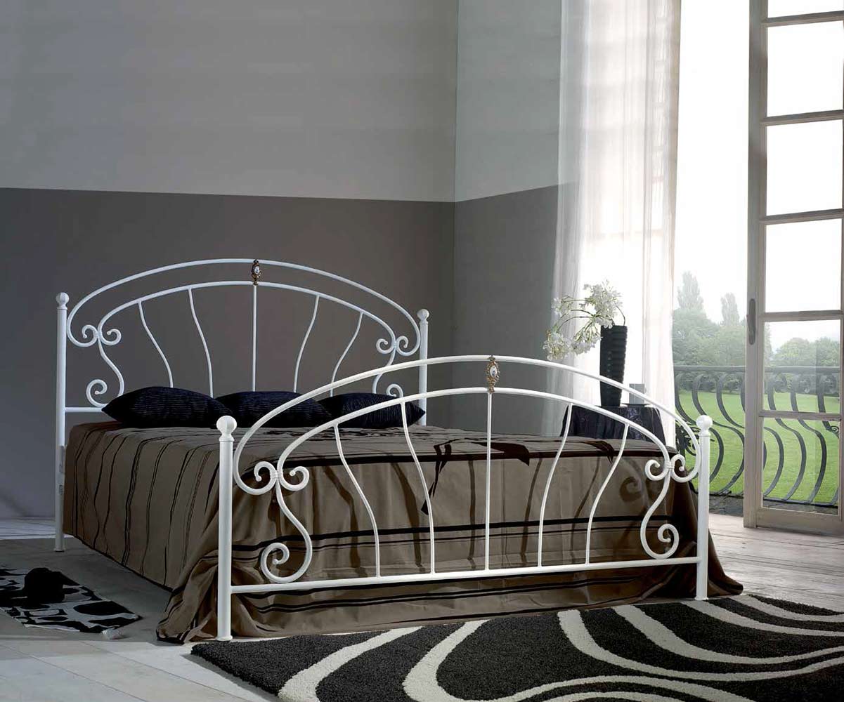 Letto in ferro battuto Copland, colore bianco confetto, made in Italy