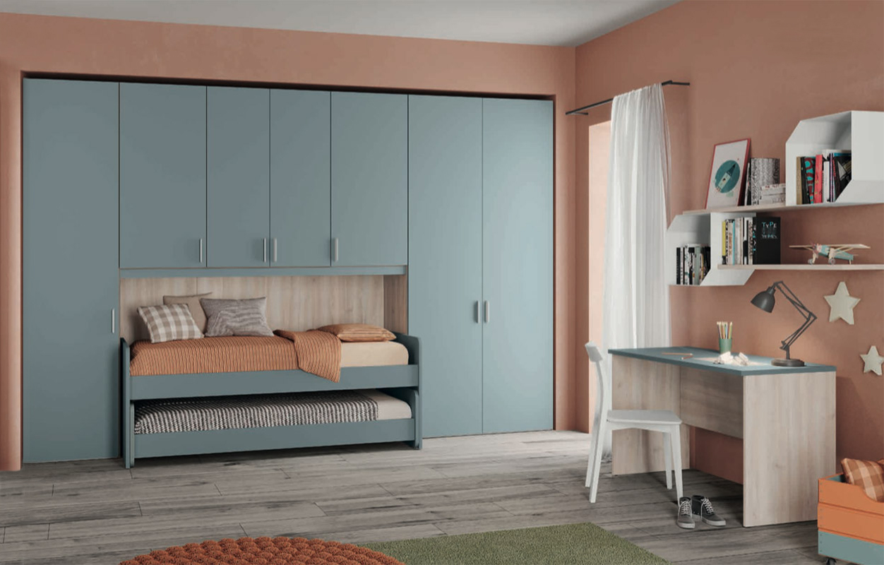 Armadio a ponte con 7 ante battenti in finitura Cadaques