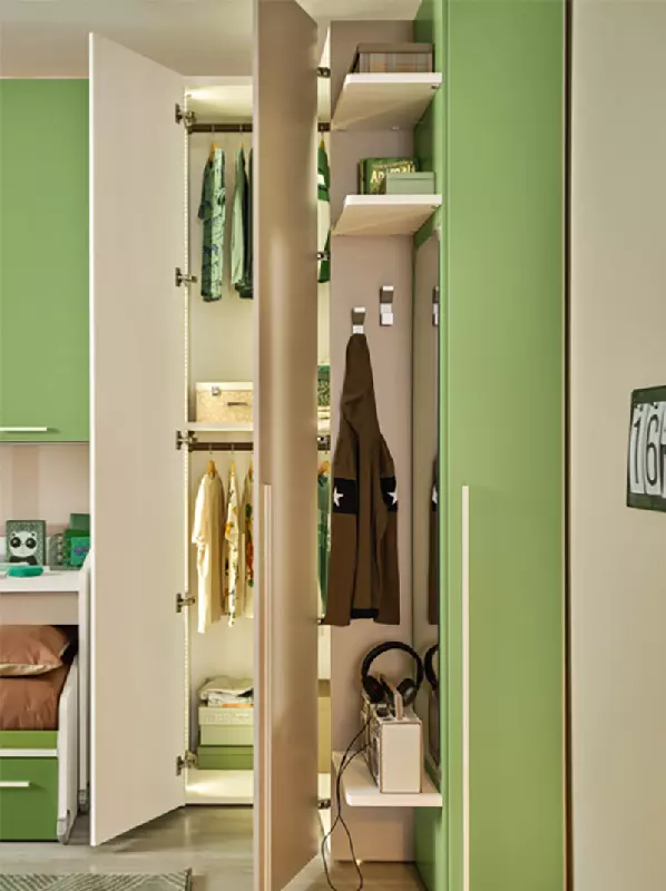 camera con ponte e angolo verde