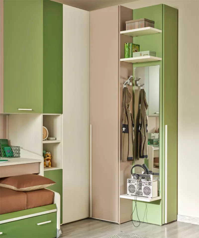 camera con ponte e angolo verde