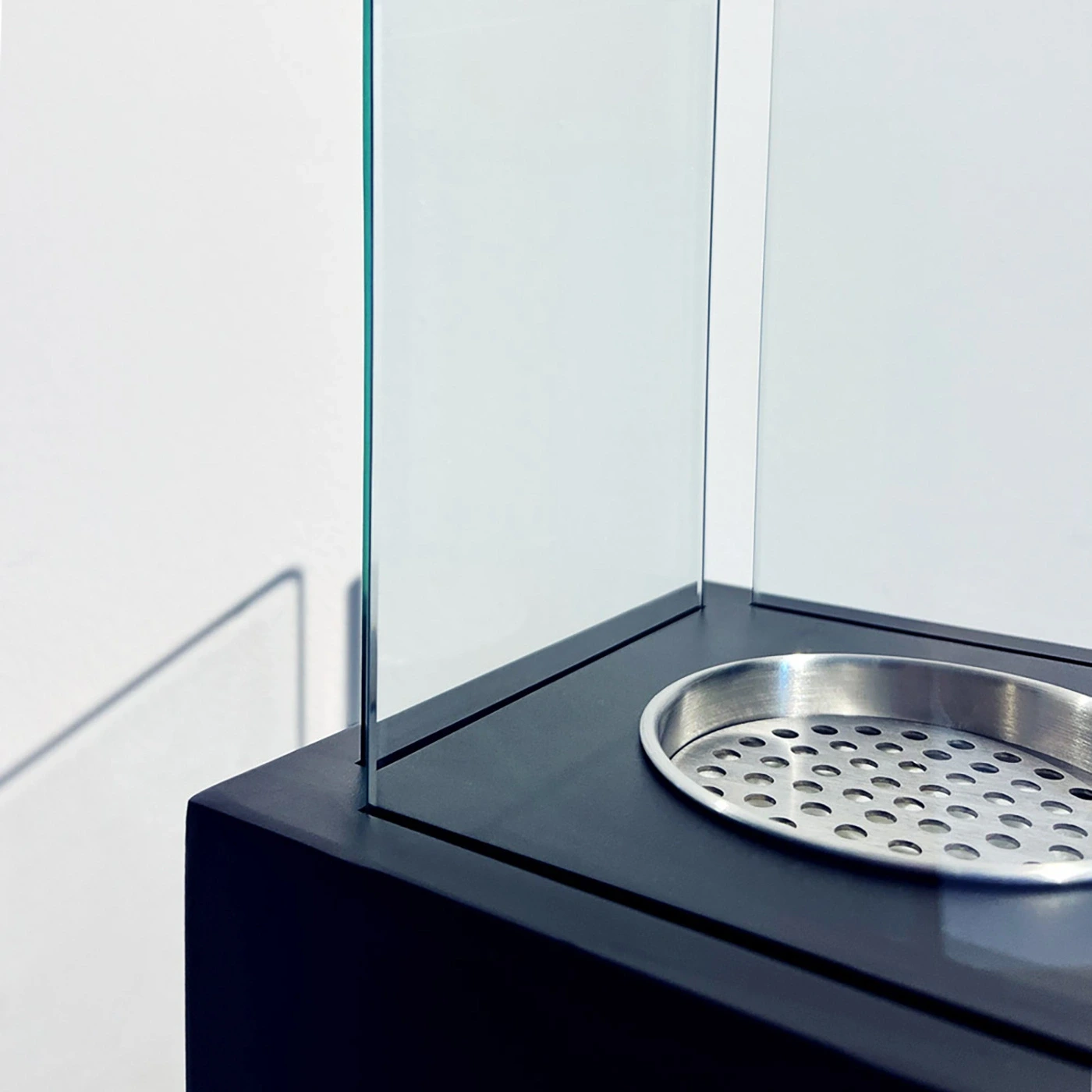 Camino a bioetanolo nero da esterno