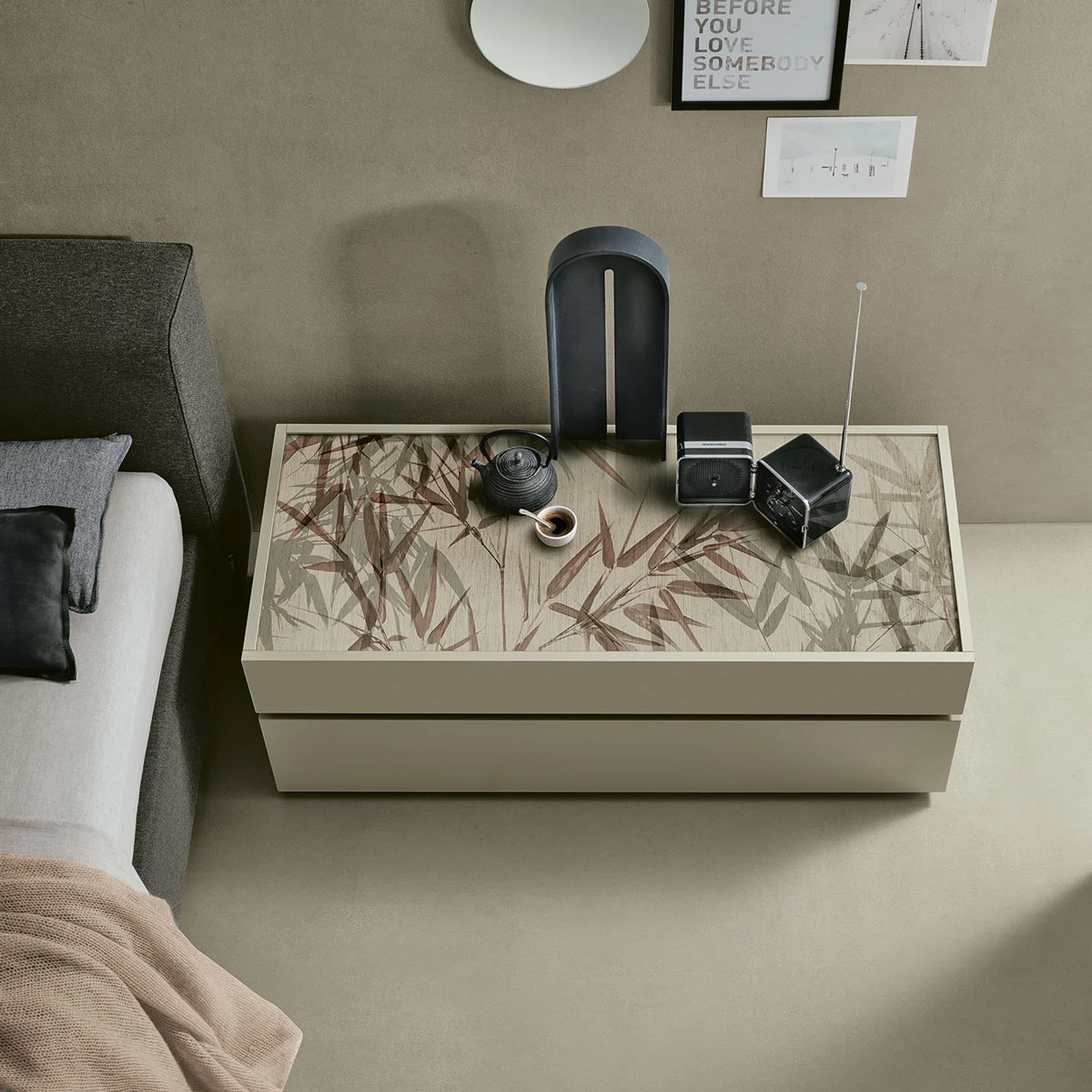 comodino replay grafica tomasella