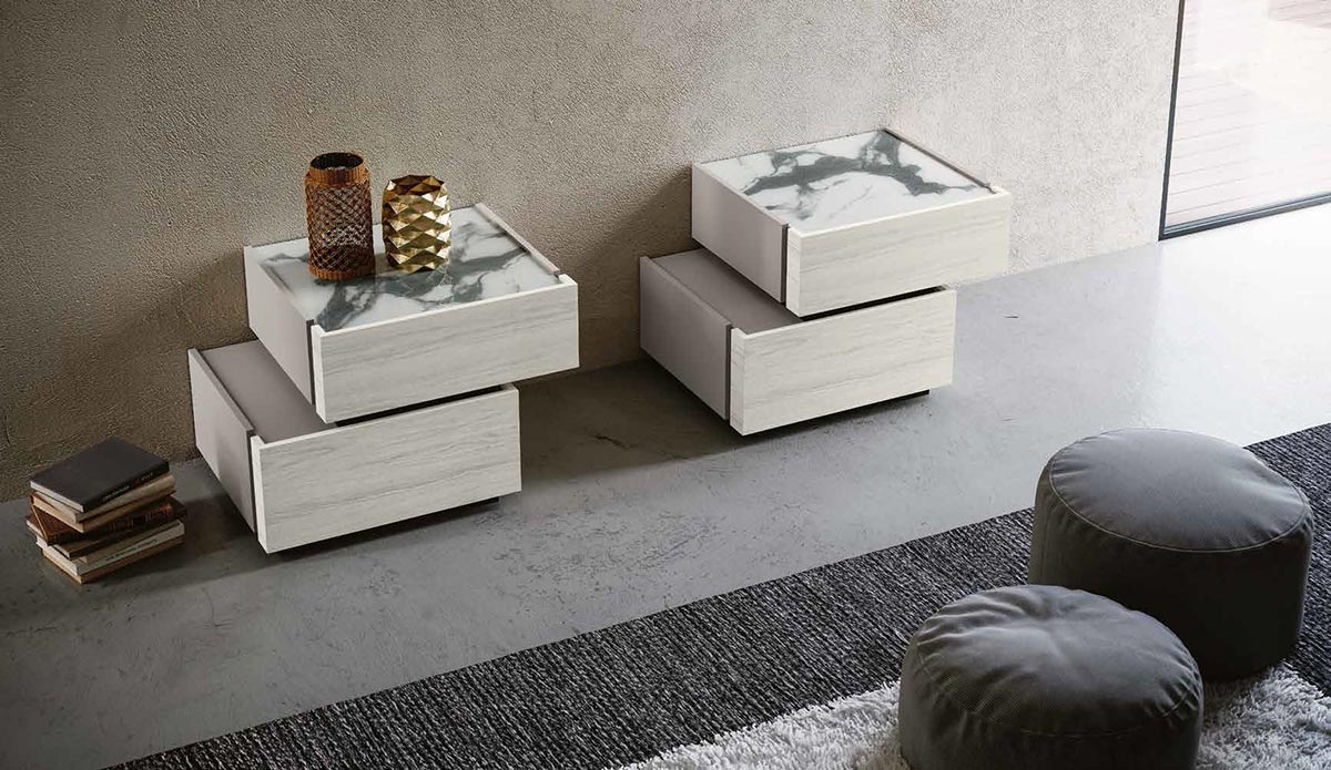 Comodini Palawan sfalsati, finitura Bianco altea e Grigio seta, top vetro 