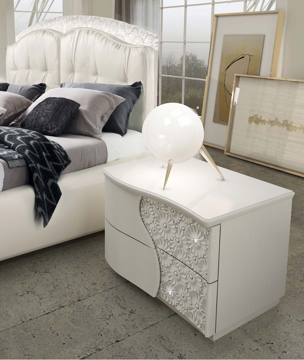 Comodino stile contemporaneo con 2 cassetti, bianco con inserti floreali