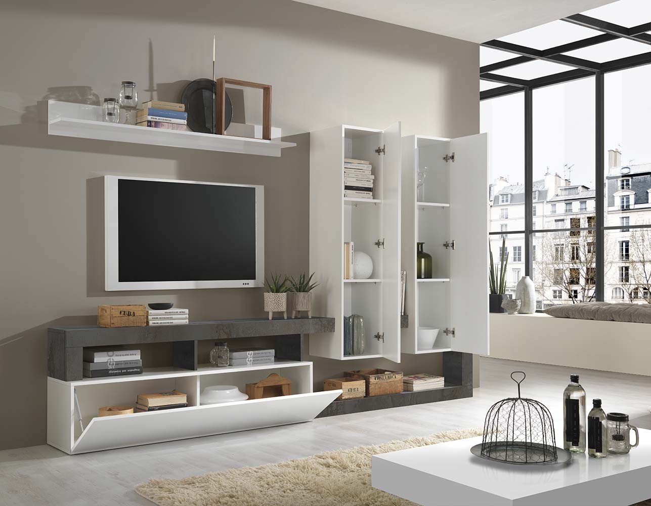 Parete attrezzata con 2 pensili verticali, una ribalta e una mensola in finitura bianco laccato lucido e Cemento