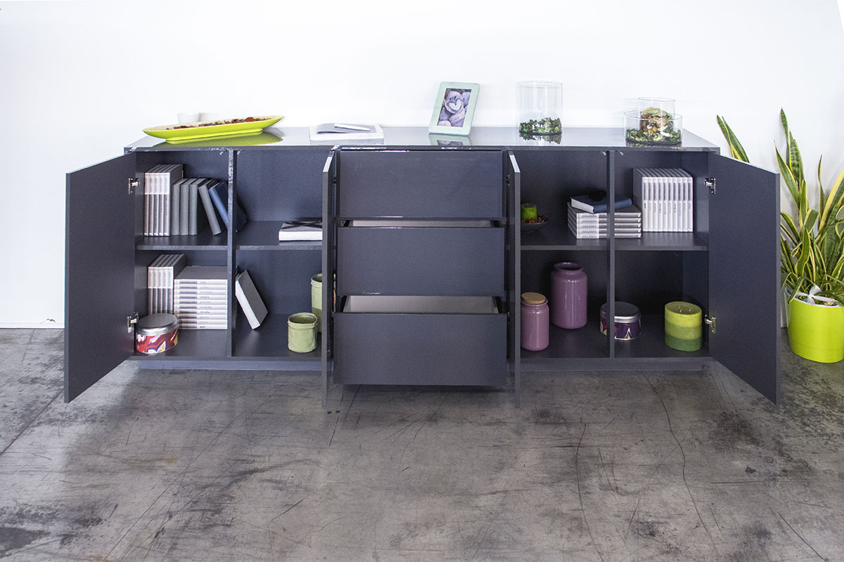 Madia in appoggio antracite laccata lucida con due ante e tre cassetti