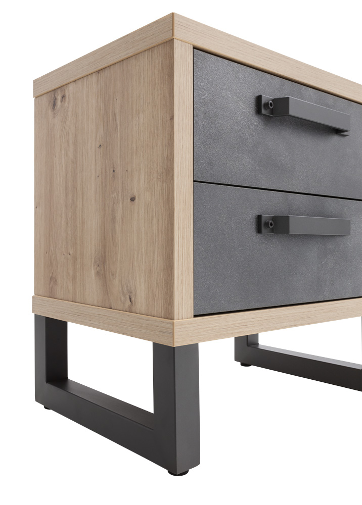 Comodino stile Industry con 2 cassetti in finitura Rovere e Grigio smoke