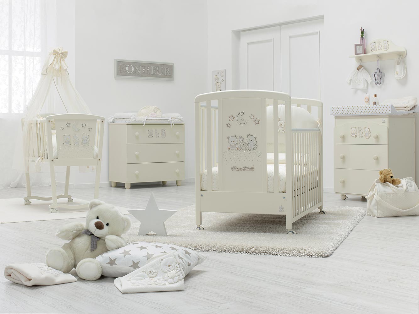 Lettino neonati Paddington avorio con decorazioni e ruote Zenzero Shop