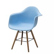 Sedia di Design Azzurro con gambe in Legno, seduta e braccioli in pvc