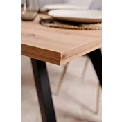 dettaglio gambe tavolo