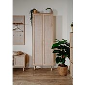 Armadietto Kara multiuso con 2 ante e 6 ripiani, in finitura Quercia ed effetto Rafia