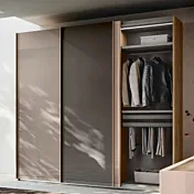 armadi scorrevoli laccati