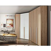 Armadio moderno ad angolo con 7 ante in finitura Bianco Opaco e Royal Oak