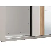 armadio con ante di tendenza 