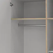 armadio con tubo appendiabiti 