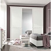 Armadio Classic a 3 ante scorrevoli con dettagli e specchio in finitura Bucaneve