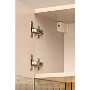 dettaglio cerniere vetrina