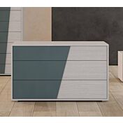 Spazioso Comò moderno, finitura laccato opaco Bristol e Nuvola Frassinato