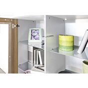 Vetrina in finitura noce caracalla e struttura bianca laccata lucida