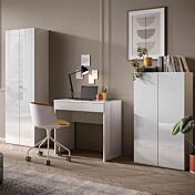 Ufficio Made in Italy composto da una madia, armadietto e una scrivania, finitura Bianco lucido