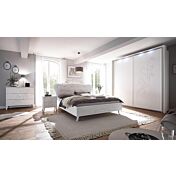 Camera completa moderno e di design, bianco con decoro