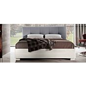 Letto con testata imbottita e giroletto in legno, ecopelle grigia e bianco altea