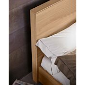 Letto matrimoniale versione king size, design moderno