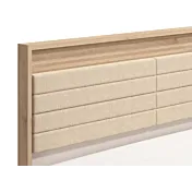 letto beige testata con cuscini