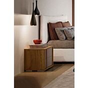 Coppia di comodini moderni a 2 cassetti con maniglie, finitura Bronzo e Noce Biondo